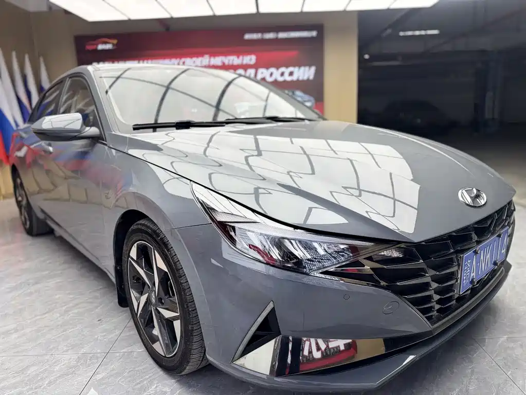 Hyundai Elantra — фото 3