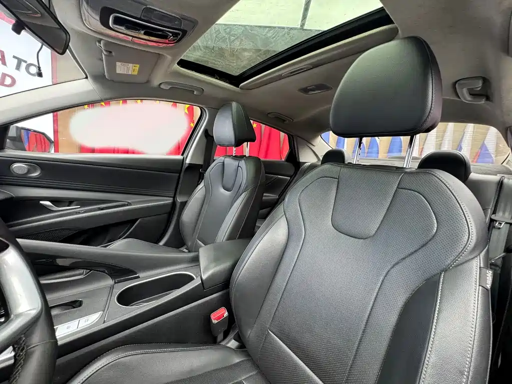 Hyundai Elantra — фото 9