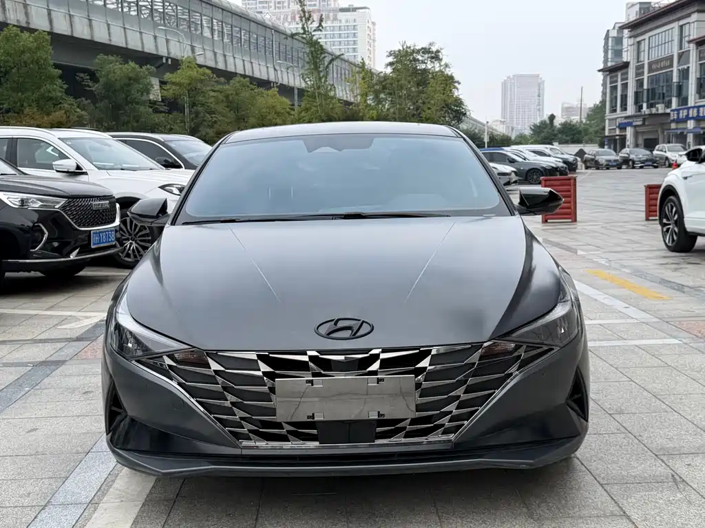Hyundai Elantra — фото 2
