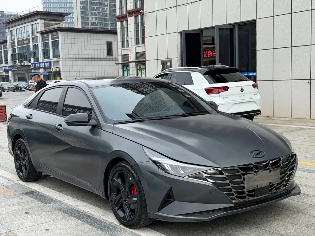 Hyundai Elantra — фото 3