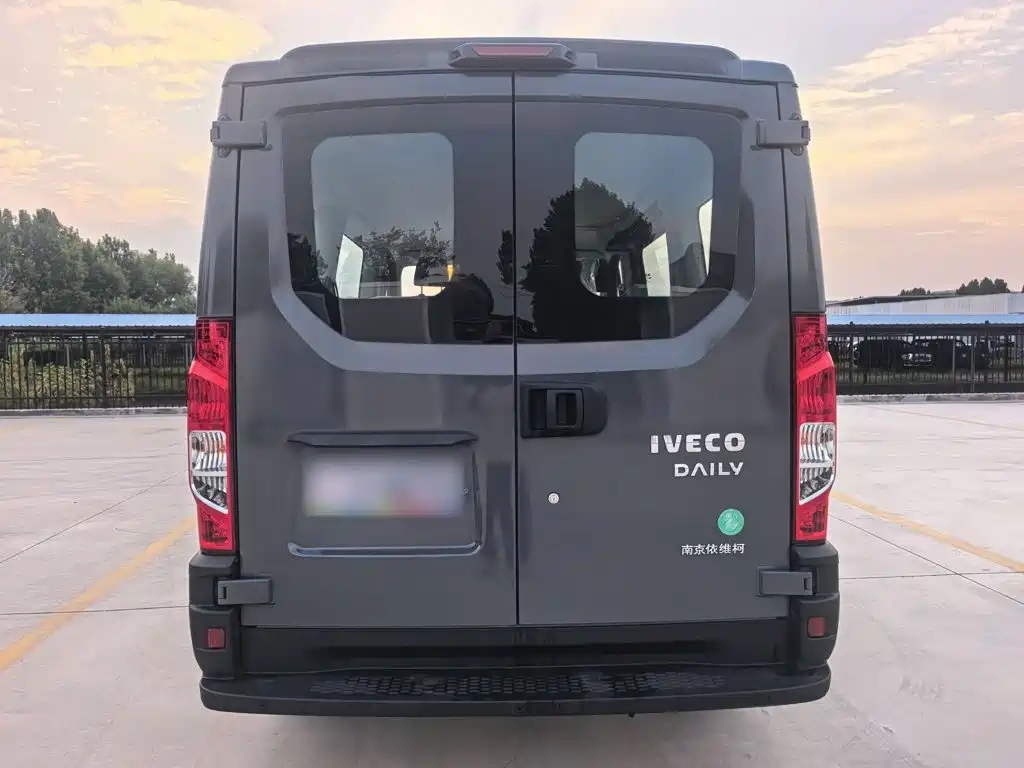 IVECO Ousheng — фото 15