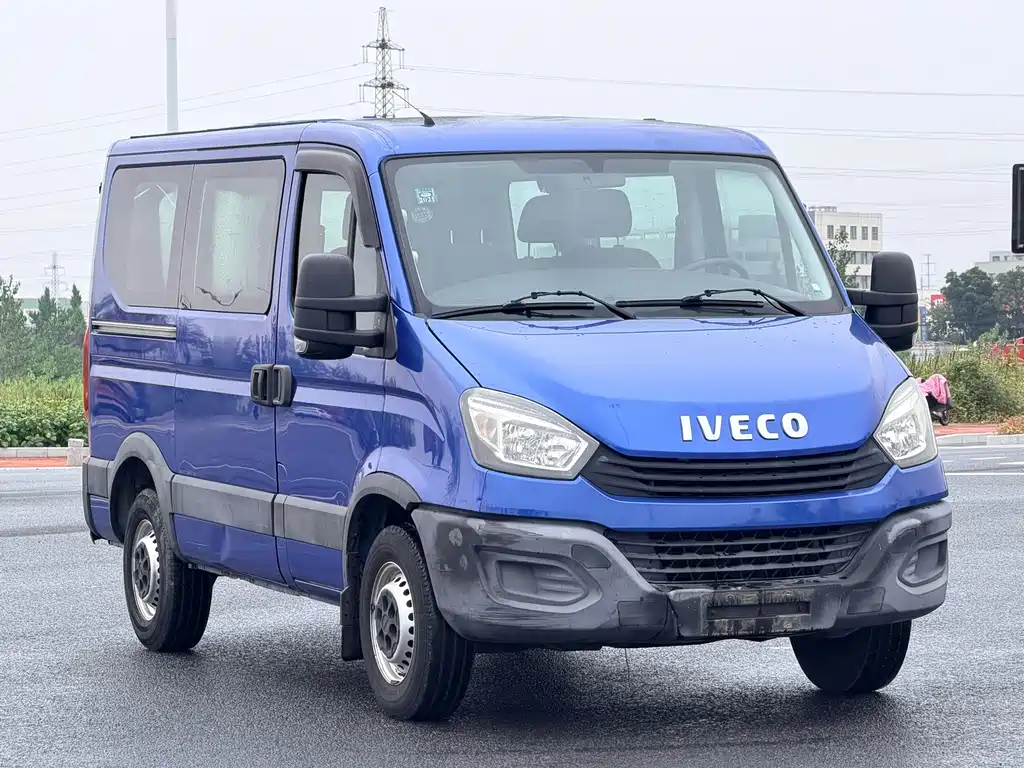 IVECO Ousheng — фото 3