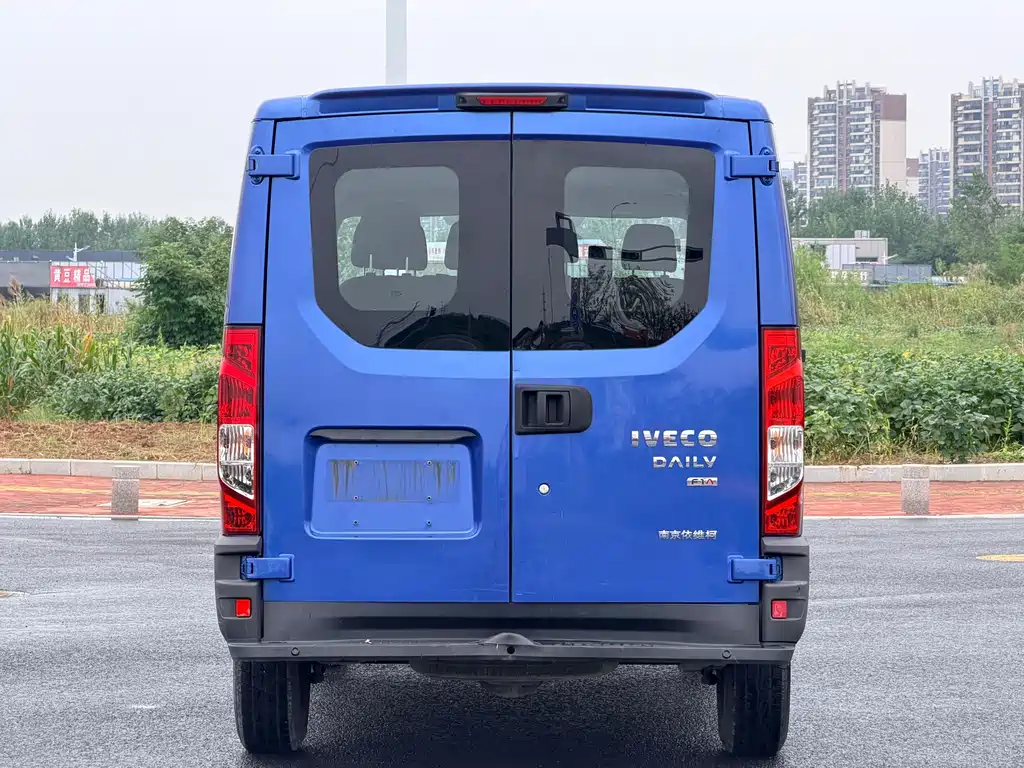IVECO Ousheng — фото 8