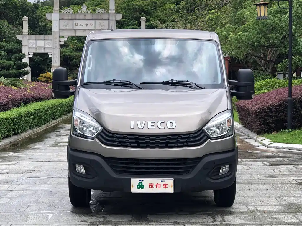 IVECO Ousheng — фото 2