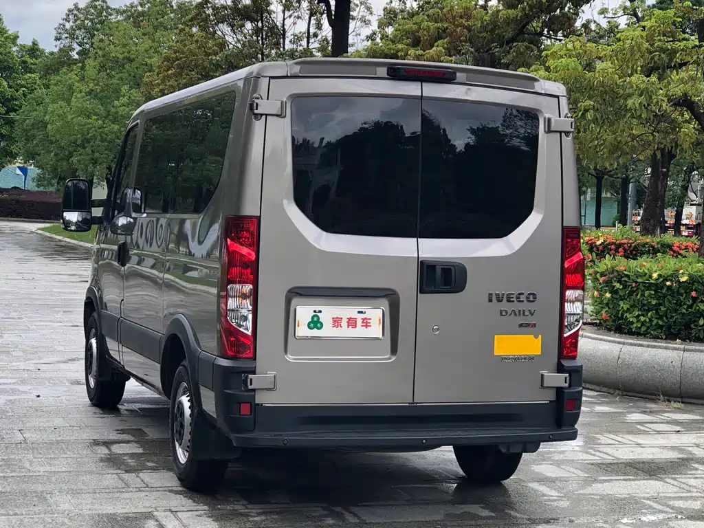 IVECO Ousheng — фото 15