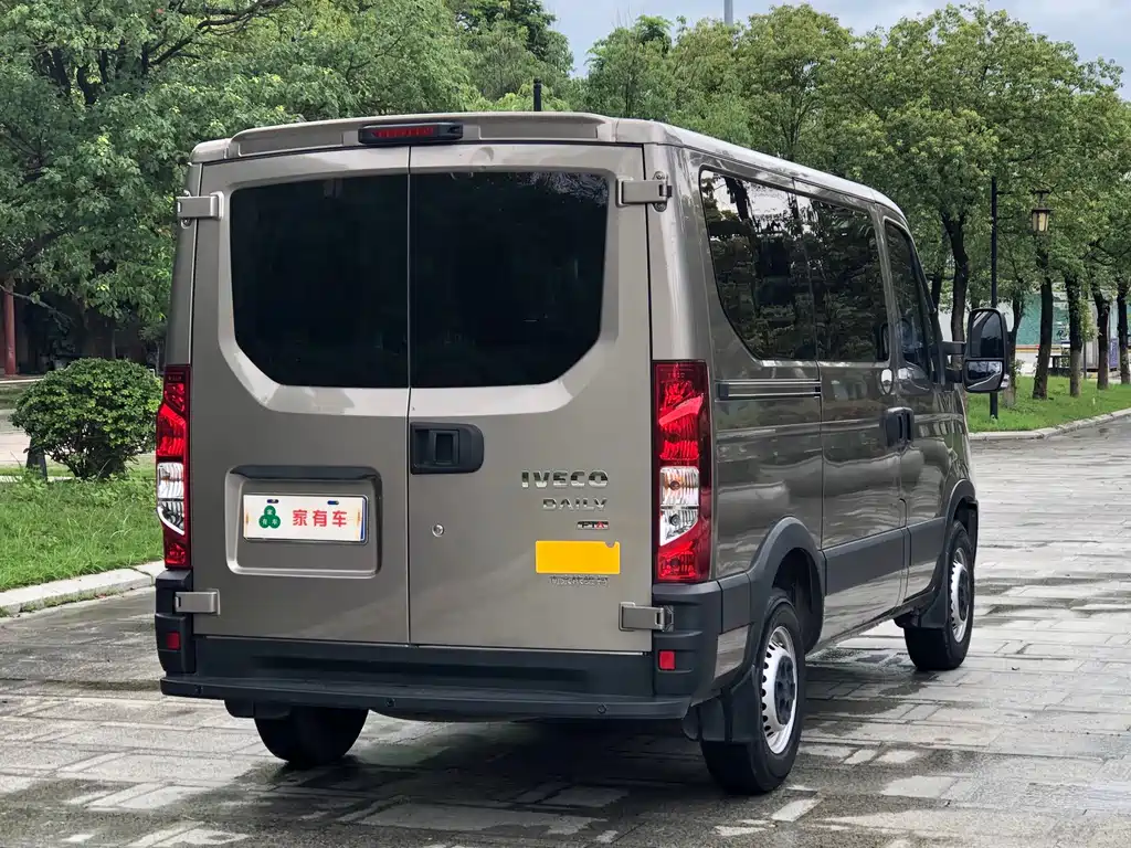 IVECO Ousheng — фото 16