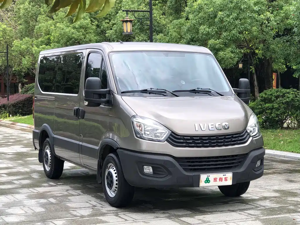 IVECO Ousheng — фото 3