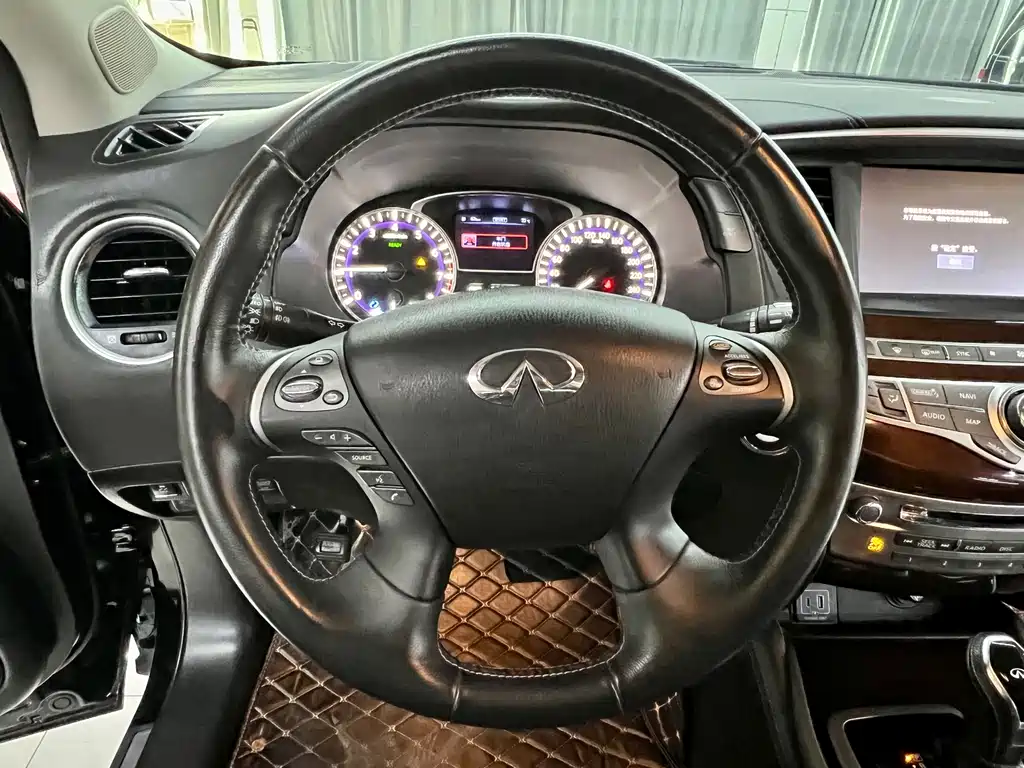 Infiniti QX60 (Import) — фото 11