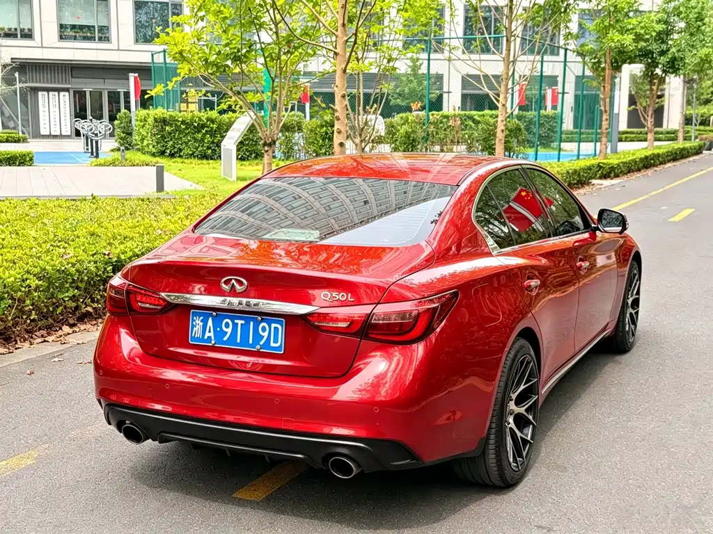 Infiniti Q50L — фото 3