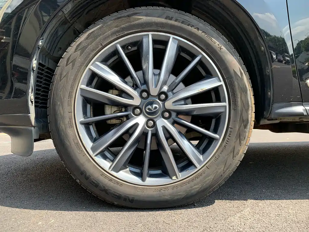 Infiniti QX60 (Import) — фото 11