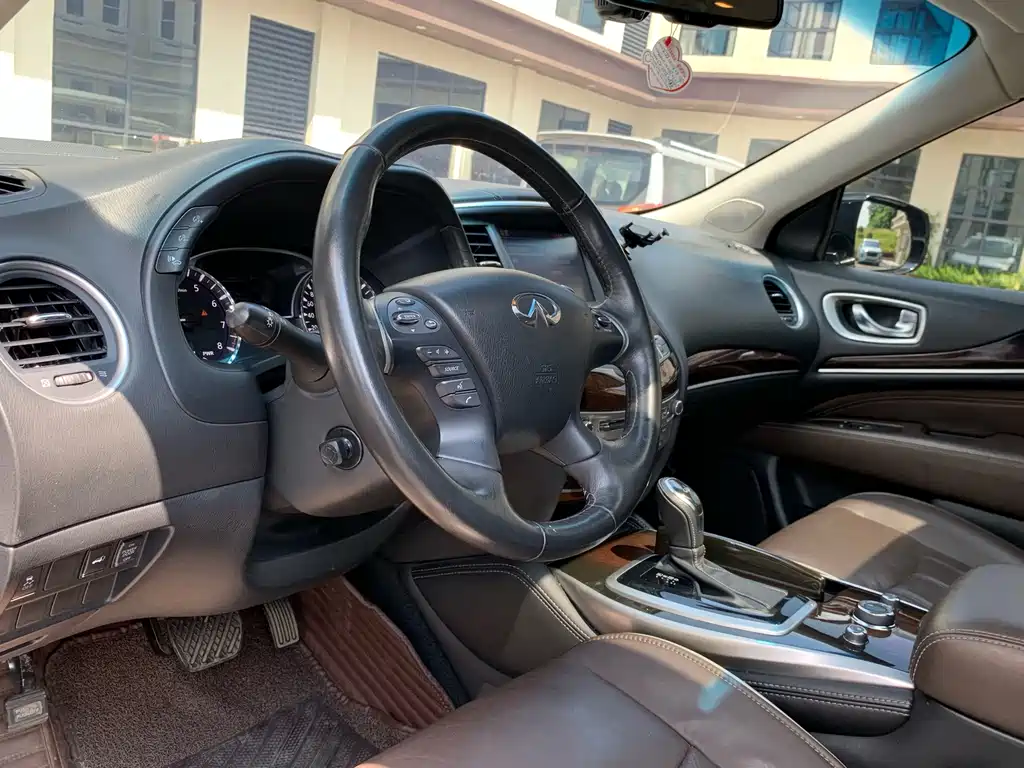 Infiniti QX60 (Import) — фото 18