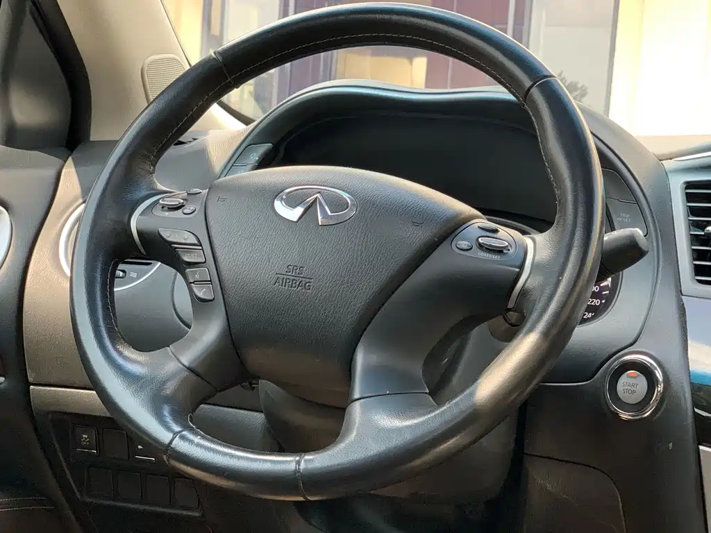 Infiniti QX60 (Import) — фото 20