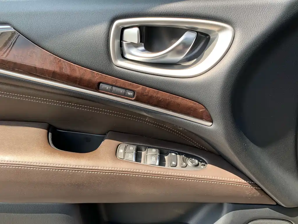 Infiniti QX60 (Import) — фото 22