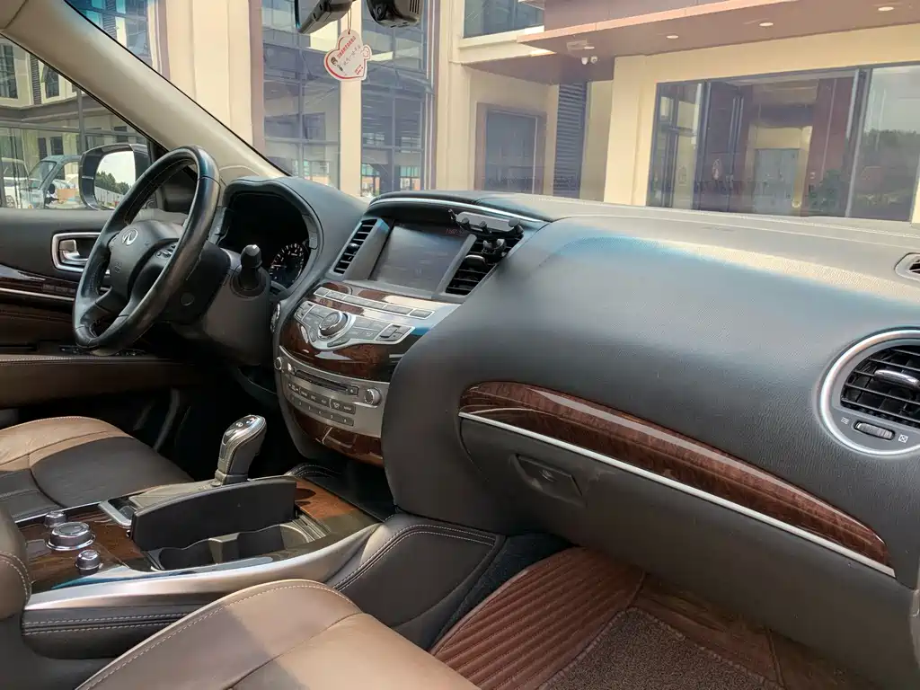 Infiniti QX60 (Import) — фото 28