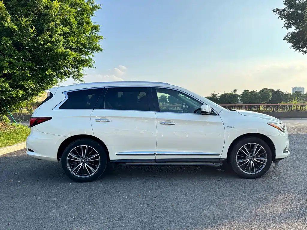 Infiniti QX60 (Import) — фото 8