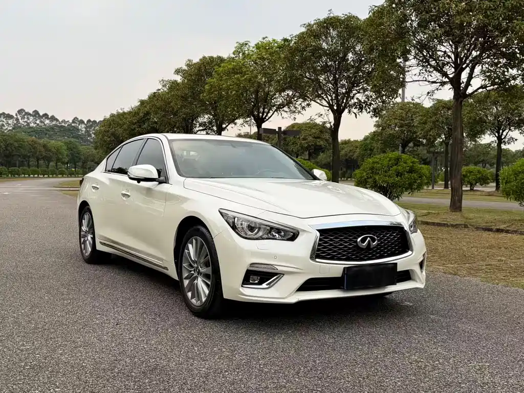 Infiniti Q50L — фото 3