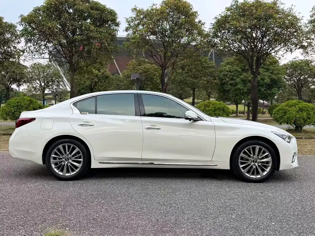 Infiniti Q50L — фото 4