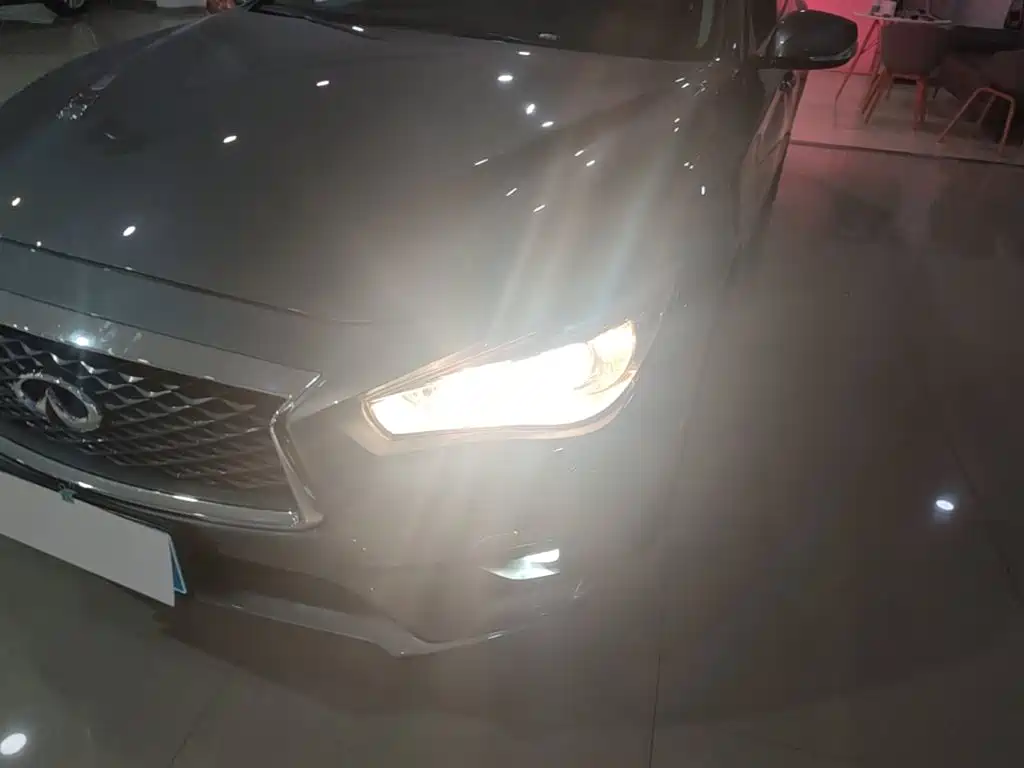 Infiniti Q50L — фото 24