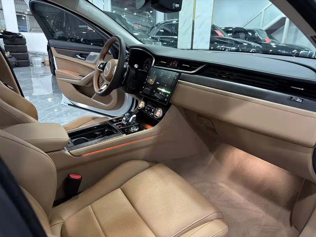 Jaguar XFL — фото 11