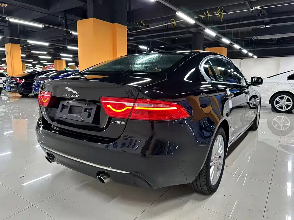Jaguar XEL — фото 14