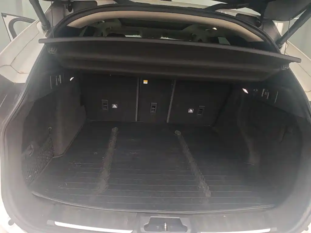 Jaguar F-PACE — фото 19