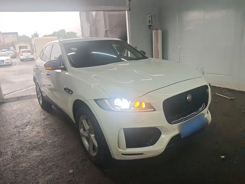 Jaguar F-PACE — фото 4