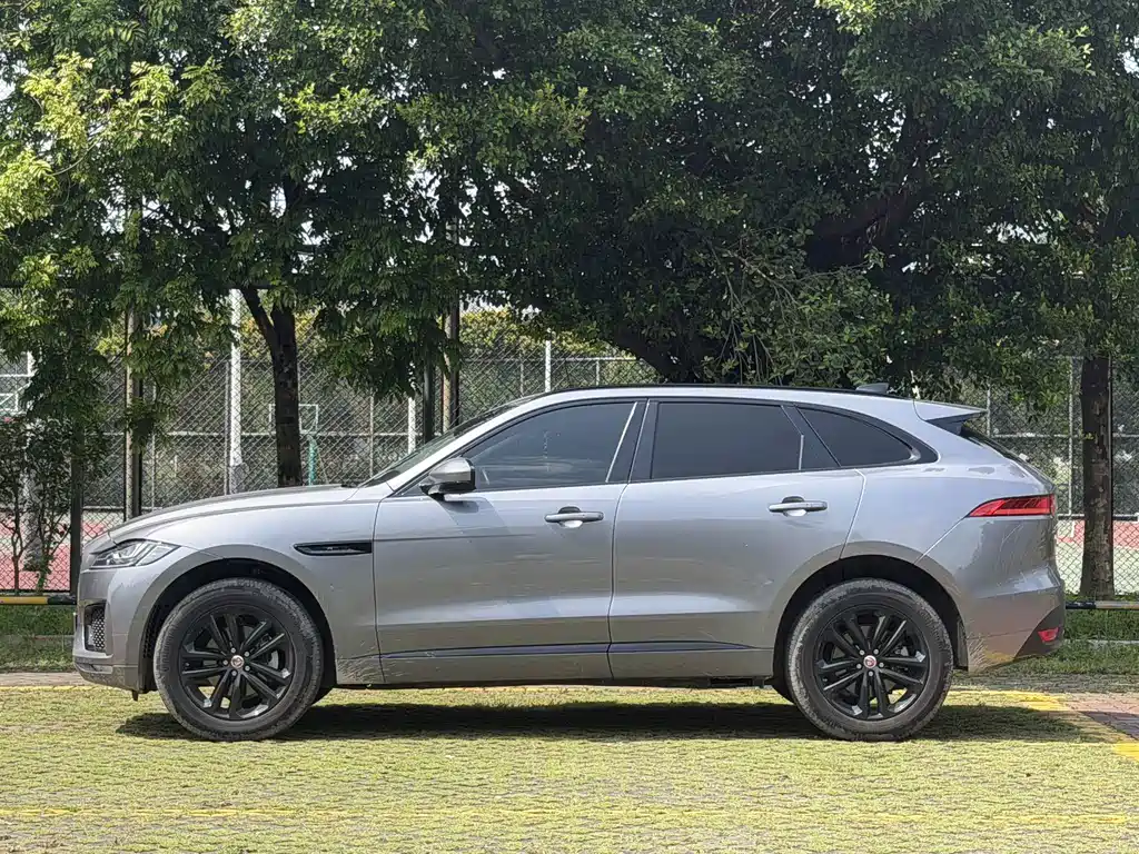Jaguar F-PACE — фото 6