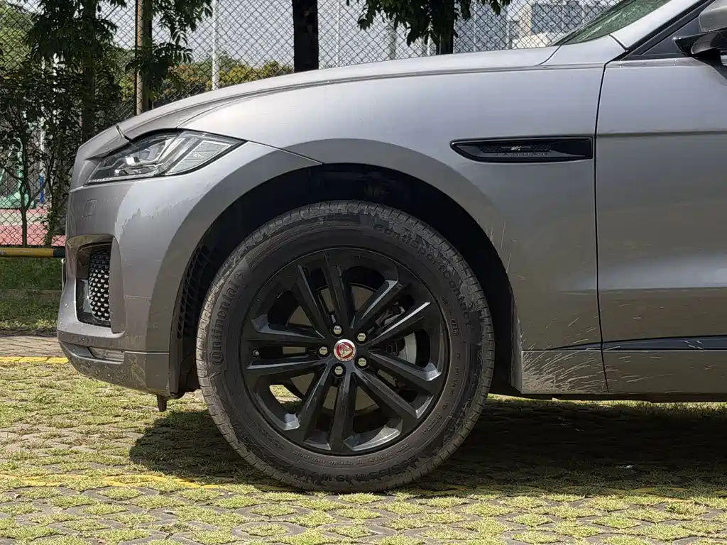 Jaguar F-PACE — фото 8