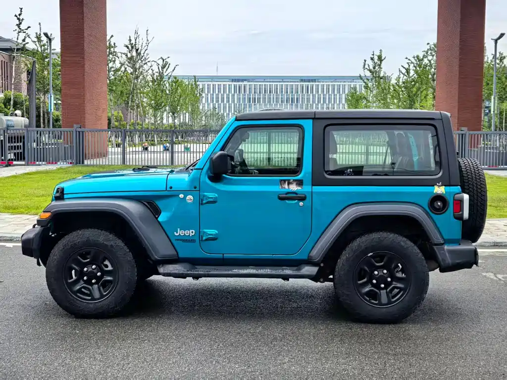 Jeep Wrangler — фото 5