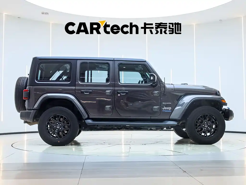 Jeep Wrangler PHEV — фото 7