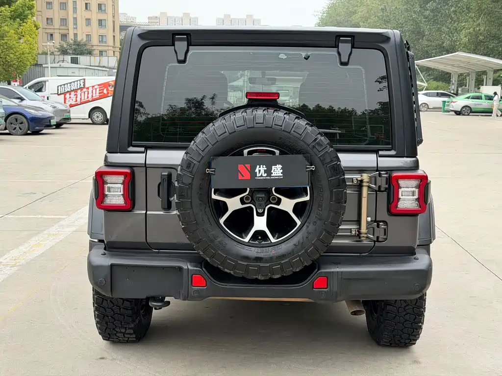 Jeep Wrangler — фото 5