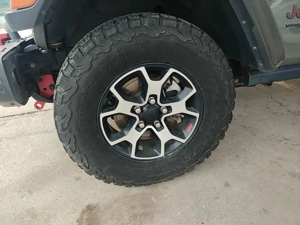 Jeep Wrangler — фото 23
