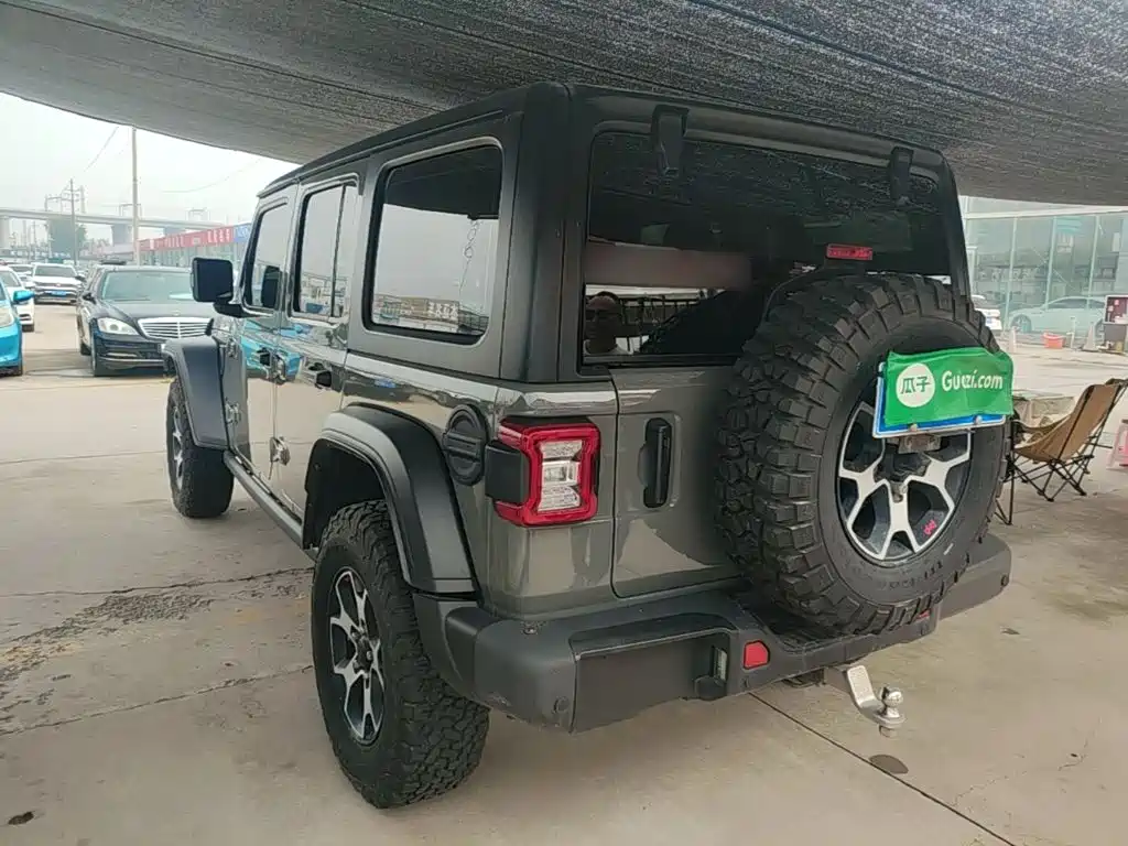 Jeep Wrangler — фото 5
