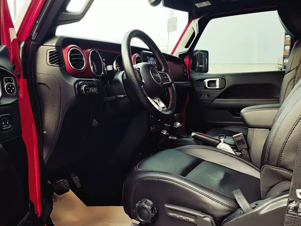 Jeep Wrangler — фото 5