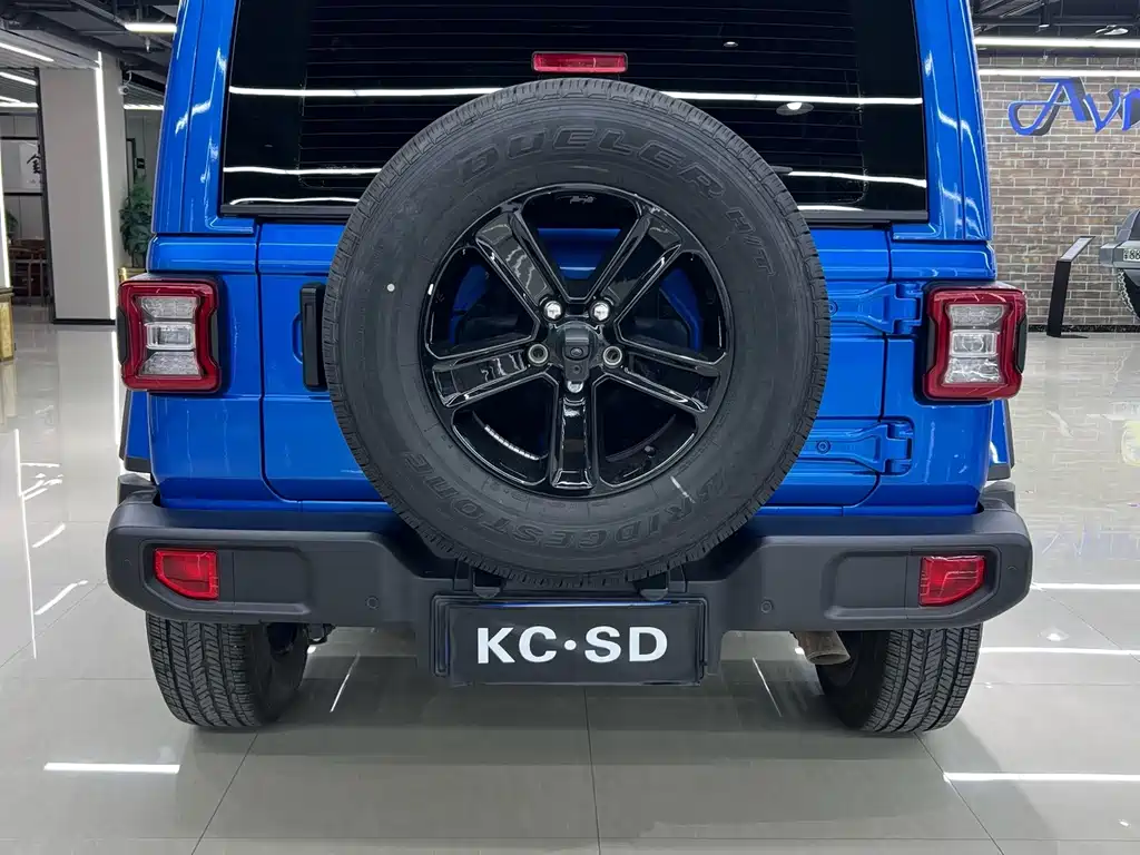 Jeep Wrangler — фото 4