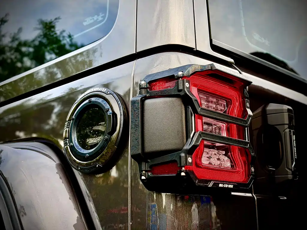 Jeep Wrangler — фото 14