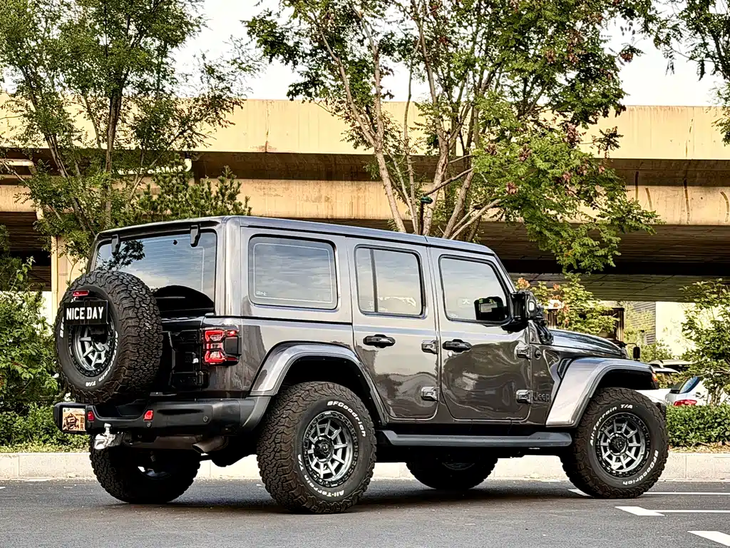 Jeep Wrangler — фото 4