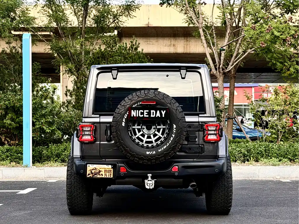 Jeep Wrangler — фото 5
