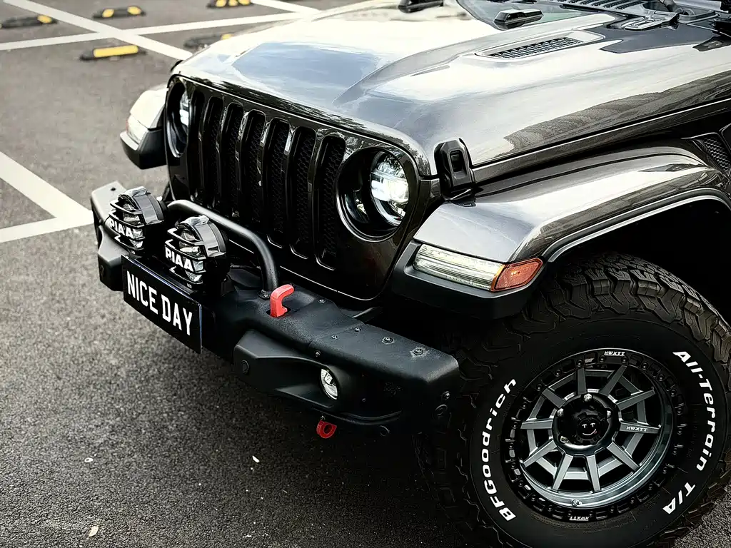 Jeep Wrangler — фото 10