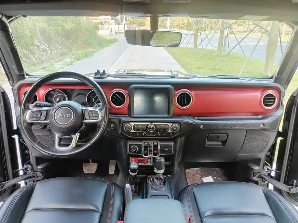 Jeep Wrangler — фото 6