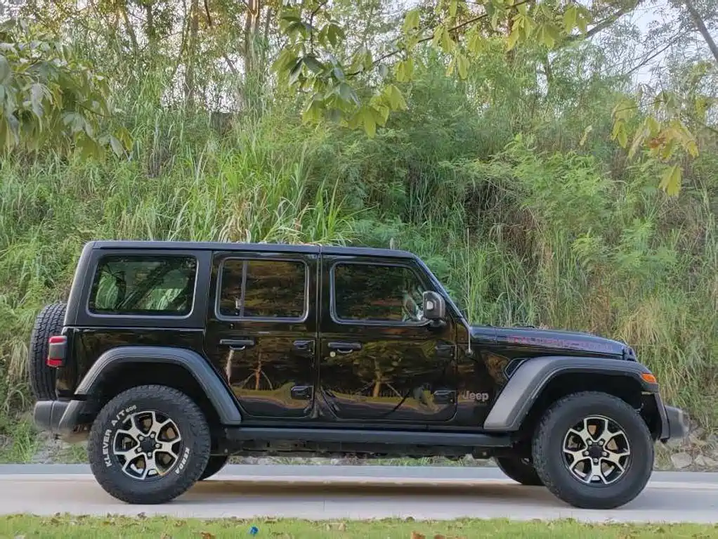 Jeep Wrangler — фото 10