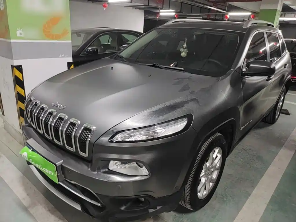 Jeep Cherokee — фото 2