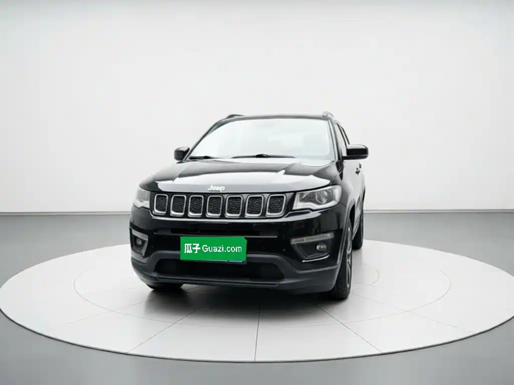 Jeep Compass — фото 2