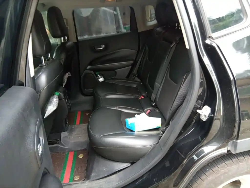 Jeep Compass — фото 18