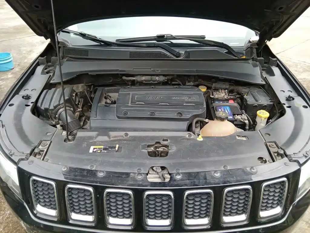 Jeep Compass — фото 21