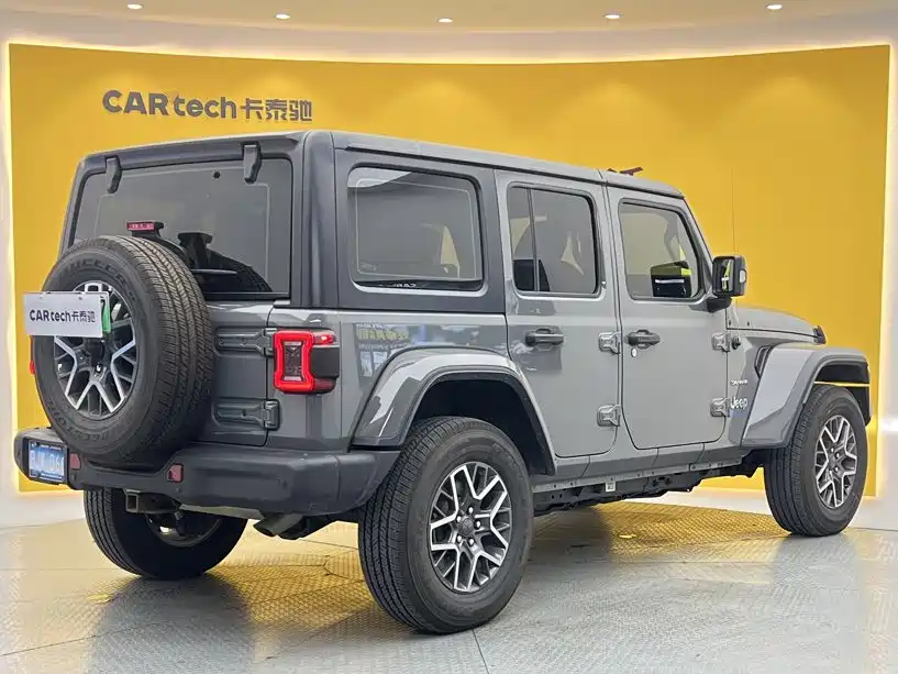 Jeep Wrangler PHEV — фото 3