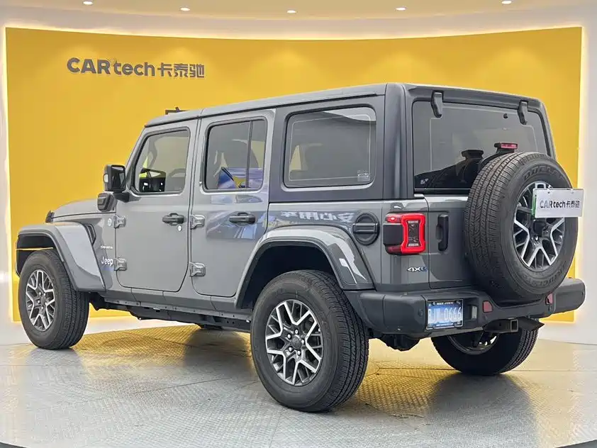 Jeep Wrangler PHEV — фото 5