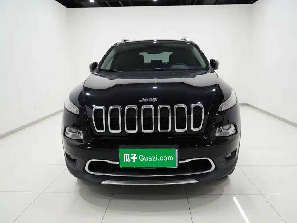 Jeep Cherokee — фото 2