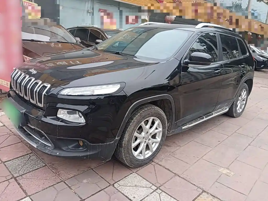 Jeep Cherokee — фото 2
