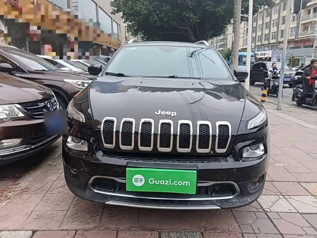 Jeep Cherokee — фото 3